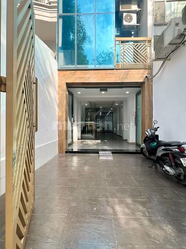CHO THUÊ NHÀ MT VÕ VĂN TẦN, Q3 – 210m² – 1 TRỆT 2 LẦU – LỐI ĐI RIÊNG