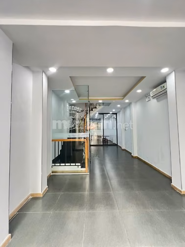 CHO THUÊ NHÀ MT VÕ VĂN TẦN, Q3 – 210m² – 1 TRỆT 2 LẦU – LỐI ĐI RIÊNG