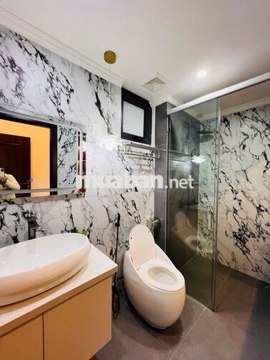 Cho thuê nhà riêng Ngọc Khánh, 55m 6 tầng thang máy mới đẹp chỉ 20tr