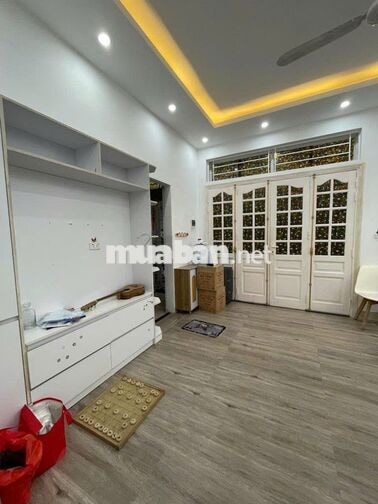 BA ĐÌNH. CHO THUÊ CĂN HỘ TẦNG 1. KINH DOANH ONLINE. Ô TÔ ĐỖ 24/24.