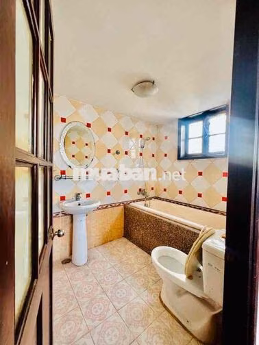 Cho Thuê Nguyên Căn Biệt Thự DT 500m2 1Trệt 2Lầu 5Pn 5Wc Hồ Bơi Tenic