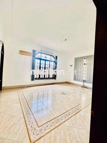 Cho Thuê Nguyên Căn Biệt Thự DT 500m2 1Trệt 2Lầu 5Pn 5Wc Hồ Bơi Tenic