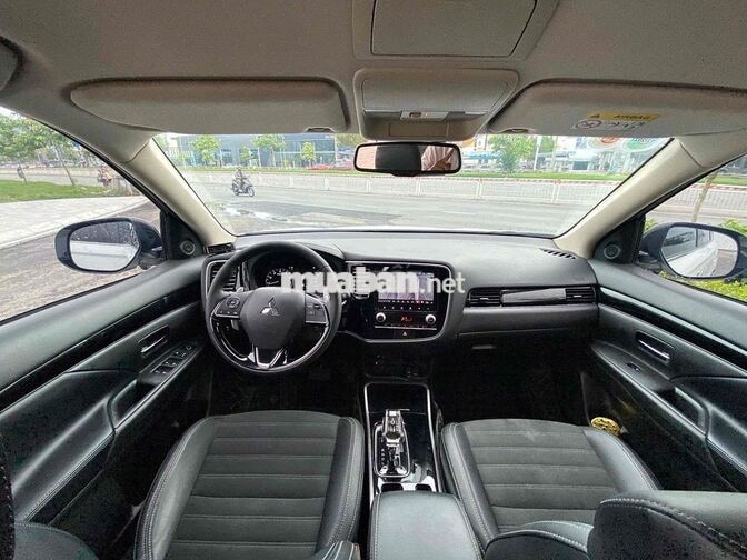Mitsubishi Outlander 2.0 CVT 2024 Trắng 25.000 km