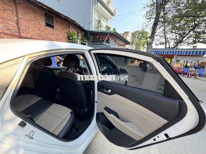 Hyundai Accent Đặc biệt 2019 Số tự động Trắng