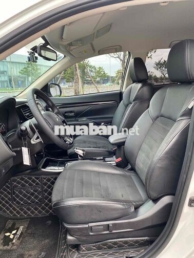 Mitsubishi Outlander 2.0 CVT 2024 Trắng 25.000 km