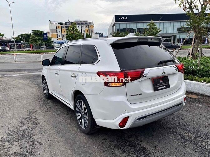Mitsubishi Outlander 2.0 CVT 2024 Trắng 25.000 km