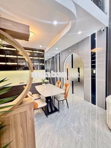 Bán Nhà Sổ Chung 4m4x13,đúc lửng ,HXH 2tỷ650tr,2/ Lê Văn khương