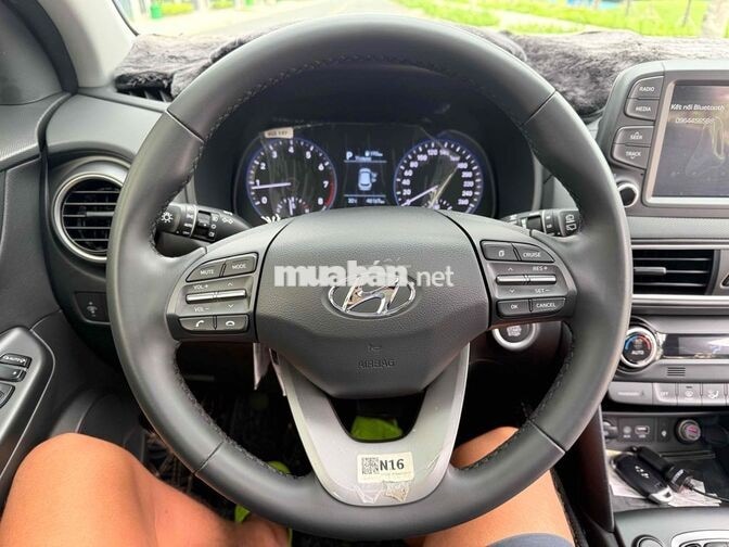 Hyundai Kona 1.6 Turbo 2021 Trắng Tự động 4 vạn