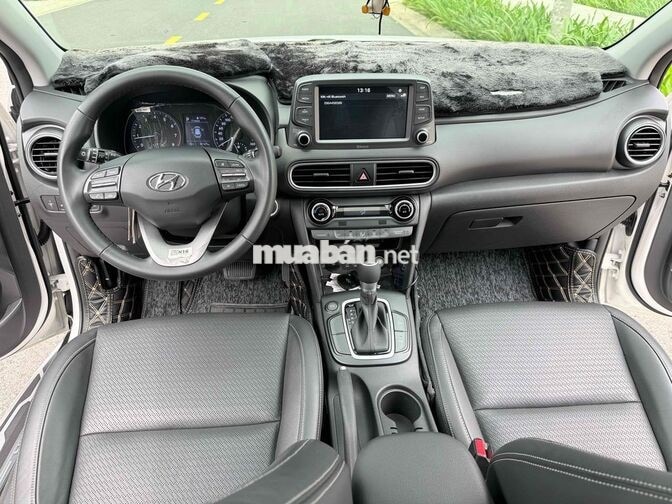 Hyundai Kona 1.6 Turbo 2021 Trắng Tự động 4 vạn