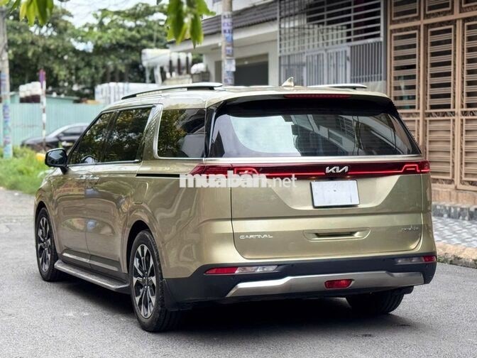 KIA Carnival Signature 2022 Vàng cát 90000 km