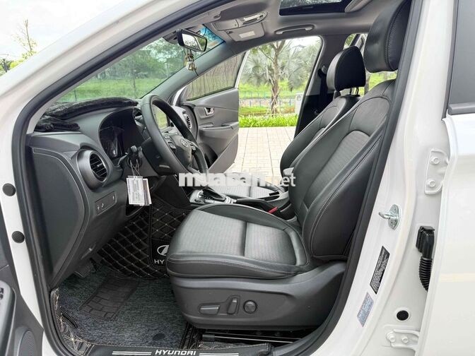 Hyundai Kona 1.6 Turbo 2021 Trắng Tự động 4 vạn