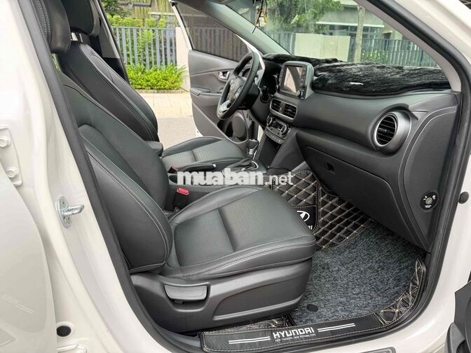 Hyundai Kona 1.6 Turbo 2021 Trắng Tự động 4 vạn