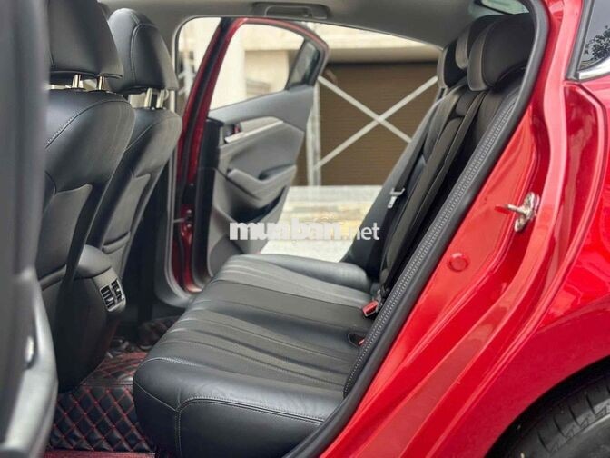 Mazda 6 Premium 2024 Đỏ Pha Lê 15.000 km