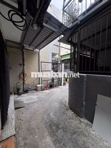 Cho thuê nhà 3x7m, 1 lững, sát Nguyễn Văn Quá, ĐHT, Q12. 4tr