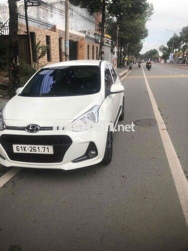 Hyundai i10 sx cuối 2016 chính chủ cà vẹt còn đẹp