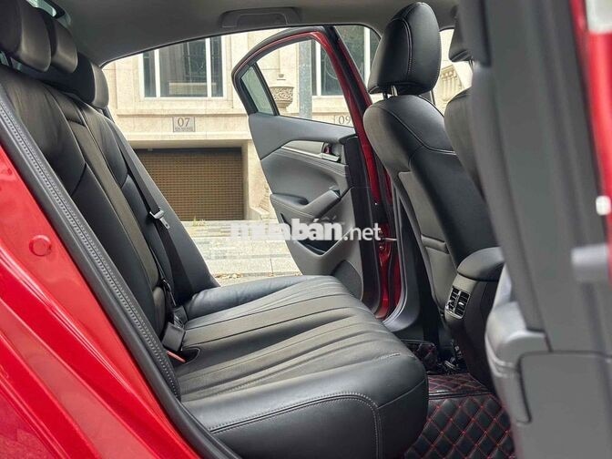 Mazda 6 Premium 2024 Đỏ Pha Lê 15.000 km