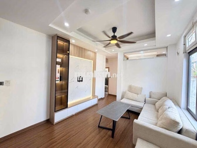 BÁN CĂN HỘ CCMN NGUYỄN TRÃI DT 55M 2PN NGÕ THÔNG Ô TÔ