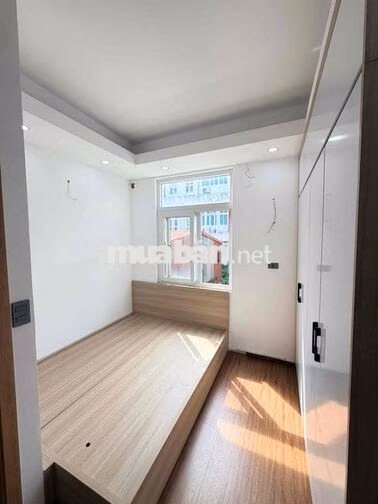 BÁN CĂN HỘ CCMN NGUYỄN TRÃI DT 55M 2PN NGÕ THÔNG Ô TÔ