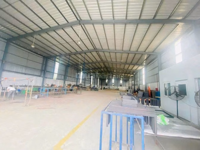 Cho thuê nhà xưởng 1100m2 Ngã Tư Ga