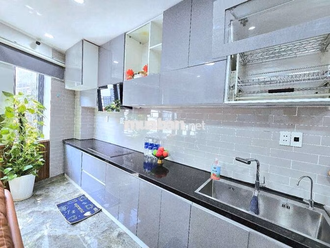 Nhà có Gara ô tô, trung tâm Hải Châu, gần chợ, siêu thị, sông Hàn