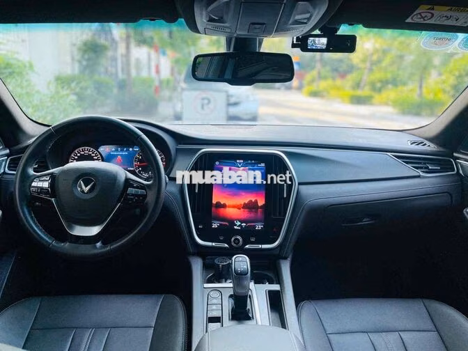 VinFast Lux A2.0 Plus 2022 Trắng 32000 km