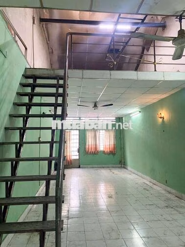Cho thuê Kho Mặt tiền gần Phùng Hưng, Q5- 4x22- 3 tấm- 3p lớn- kd tốt