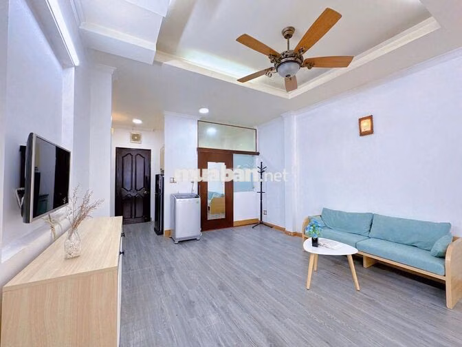 1 CĂN HỘ NẰM NGAY TRUNG TÂM THÀNH PHỐ FULL NỘI THẤT SIÊU ĐẸP