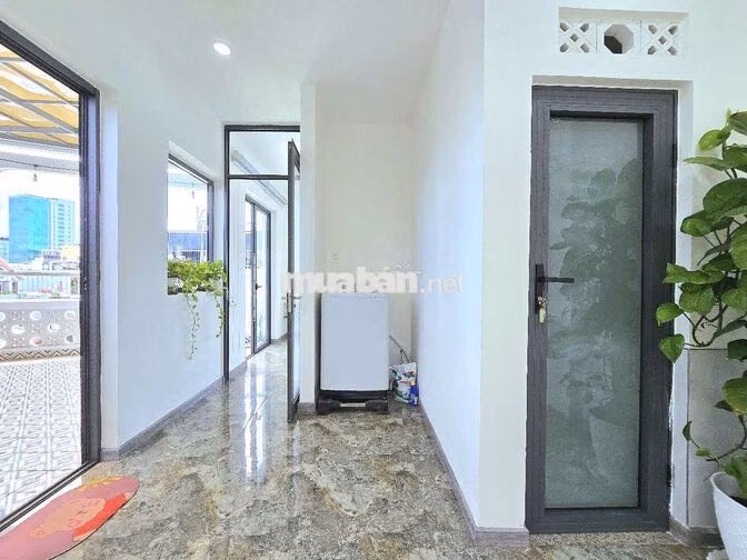 Nhà có Gara ô tô, trung tâm Hải Châu, gần chợ, siêu thị, sông Hàn