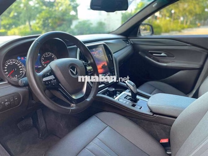 VinFast Lux A2.0 Plus 2022 Trắng 32000 km