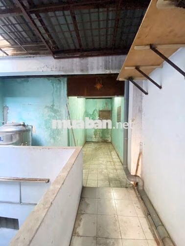 Cho thuê Kho Mặt tiền gần Phùng Hưng, Q5- 4x22- 3 tấm- 3p lớn- kd tốt