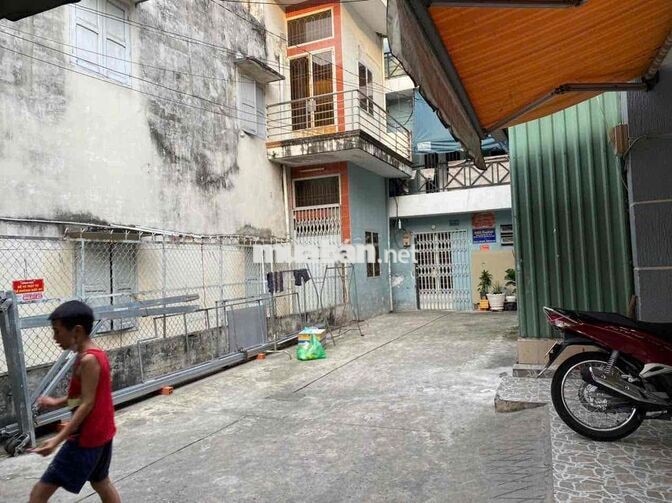 Cho thuê nhà nguyên căn. Đường Lạc Long Quân. Phường 8. Quận Tân Bỉnh
