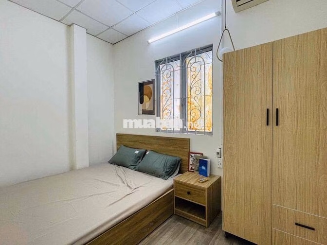 Cho thuê căn hộ 2PN ban công_Full nội thất gần ngã tư Hàng Xanh BTH