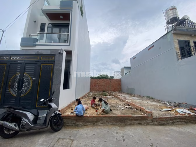 Đất sổ hồng riêng 4x18m - hẻm xe hơi Trung Mỹ Tây - Quận 12 - 3 tỷ 950