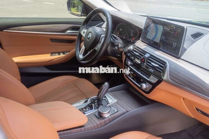 BMW 520i Luxury up Full M5 2022 lướt nhẹ cực đẹp