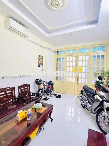 BÁN NHÀ HẼM 10M CMT8 QUẬN 3 DT 3.5 x 9 30m2 6 TẦNG GIÁ 10 TỶ TL