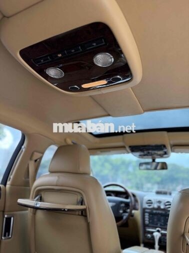Bentley Continental Flying Spur Trắng Tự động