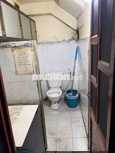 Cho thuê kho Mặt tiền Chợ Bình Tây, Quận 6- 4,2x48m- 3 tấm- 4 phòng 2w