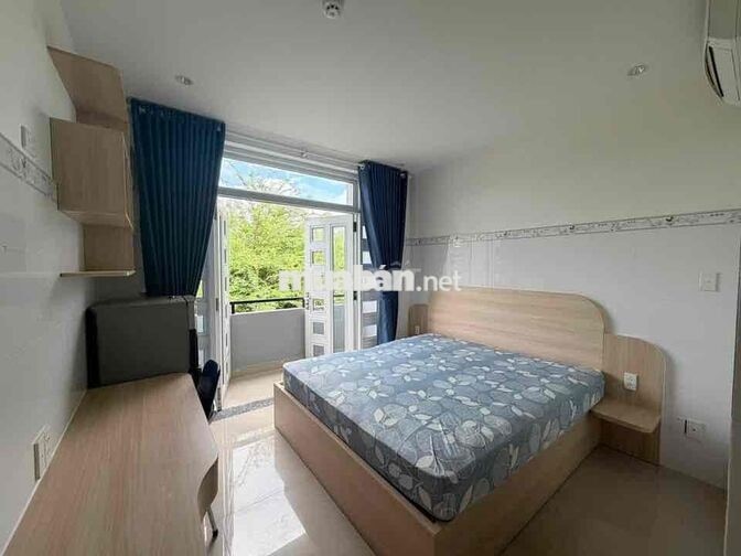 STUDIO BAN CÔNG CỬA SỔ ĐỐI DIỆN ĐH RMIT - CÁCH TDTU 5P ĐI XE