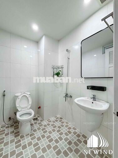 STUDIO BAN CÔNG CỬA SỔ ĐỐI DIỆN ĐH RMIT - CÁCH TDTU 5P ĐI XE