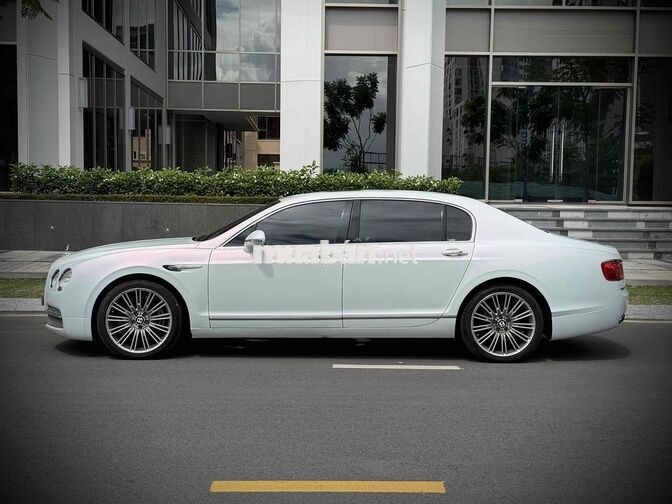 Bentley Continental Flying Spur Trắng Tự động