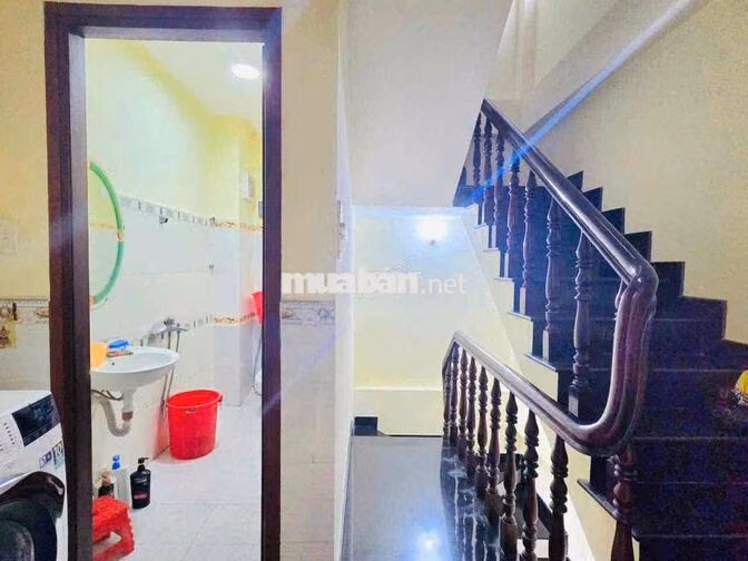 BÁN NHÀ HẼM 10M CMT8 QUẬN 3 DT 3.5 x 9 30m2 6 TẦNG GIÁ 10 TỶ TL
