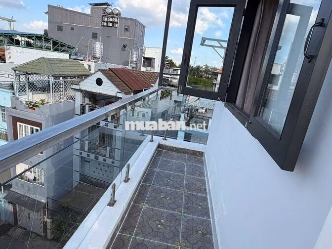 Phòng LQĐịnh, gần ĐH Công Nghiệp, đủ nội thất,có ban công lớn,thoáng
