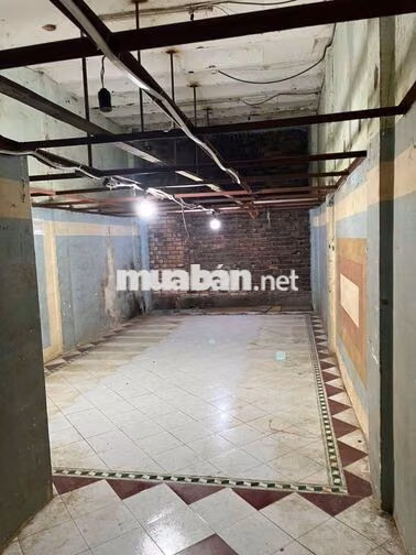 Cho thuê kho Mặt tiền Chợ Bình Tây, Quận 6- 4,2x48m- 3 tấm- 4 phòng 2w