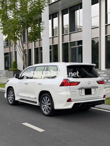 Lexus LX570 SuperSport 2017 Trắng Tự động