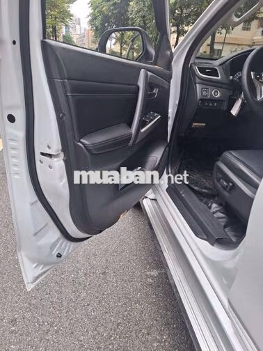 Mitsubishi Pajero Sport 2022 Trắng Nhập khẩu