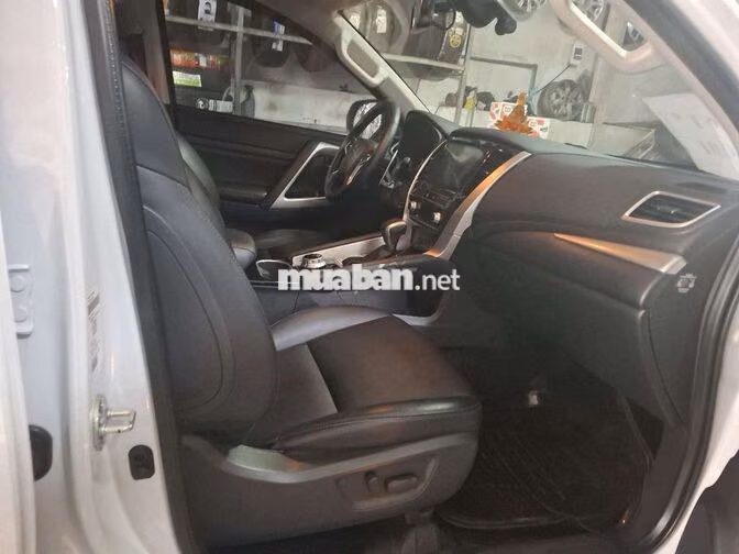 Mitsubishi Pajero Sport 2022 Trắng Nhập khẩu