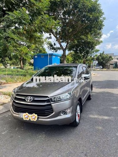 Toyota Innova 2.0
