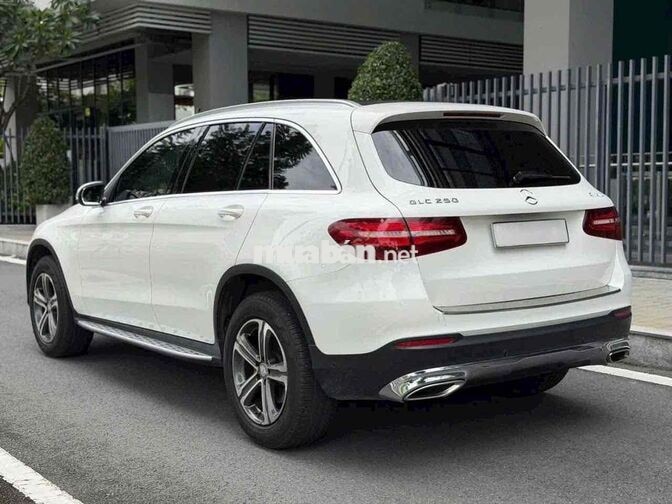 Mercedes-Benz GLC250 2016 Trắng Ken 8Vạn