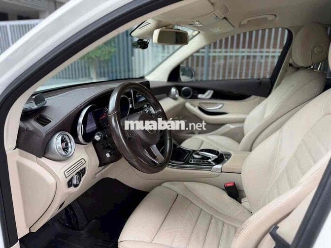 Mercedes-Benz GLC250 2016 Trắng Ken 8Vạn