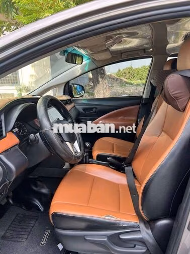 Toyota Innova 2.0